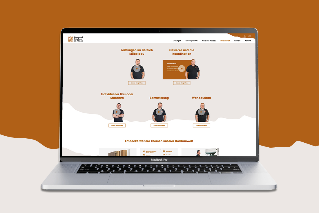 FAQs als transparente Videos, eingebunden auf der Website